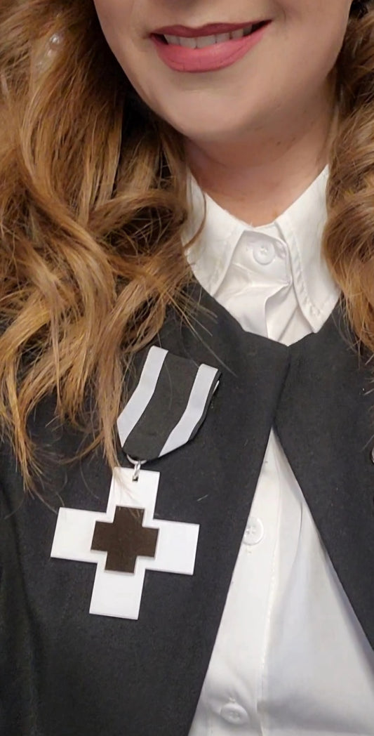 Ribbon Brooch White Black Plus Layered.