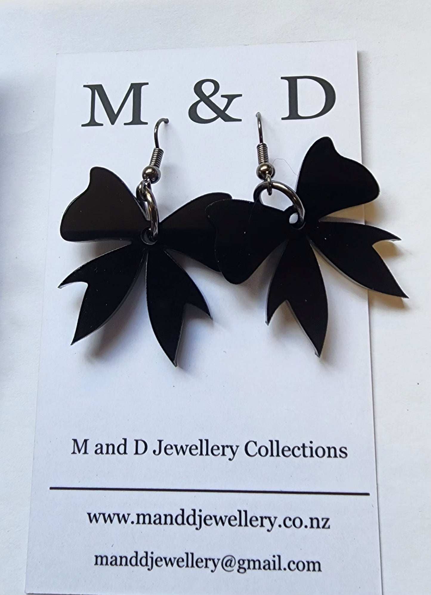 Bow Little Dangles Earrings