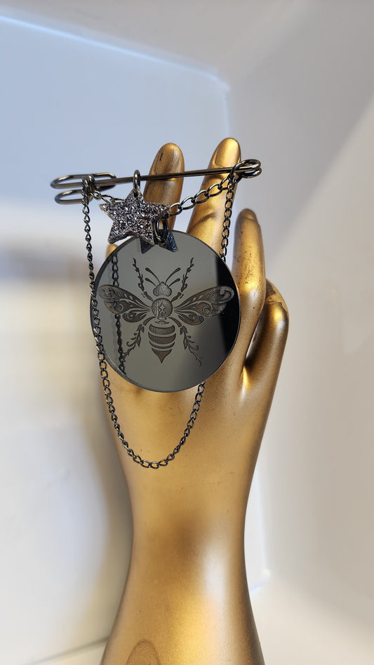 Kilt Pin Bee Engraved Mirror Brooch with Black Glitter Star and chain detail