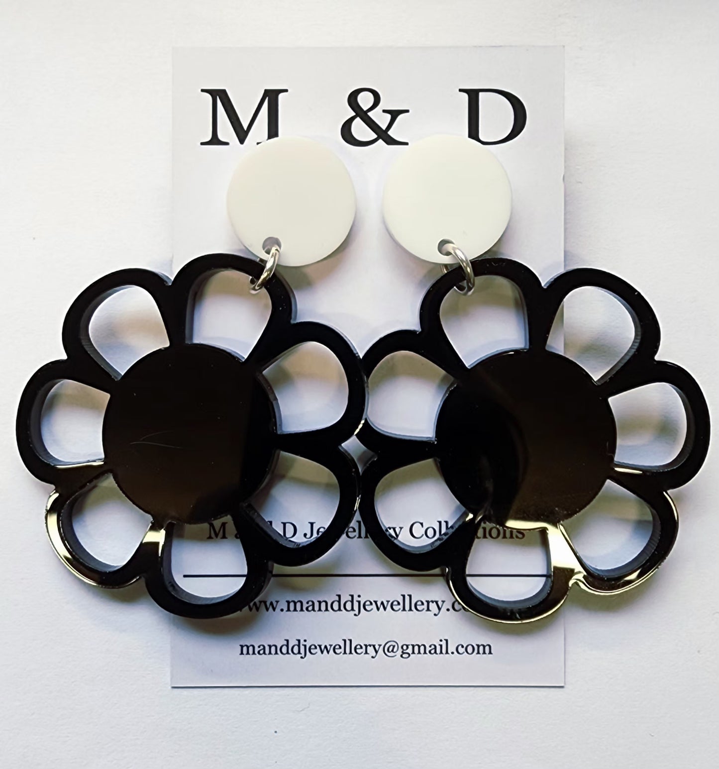 Daisy Loop Earrings Dangles