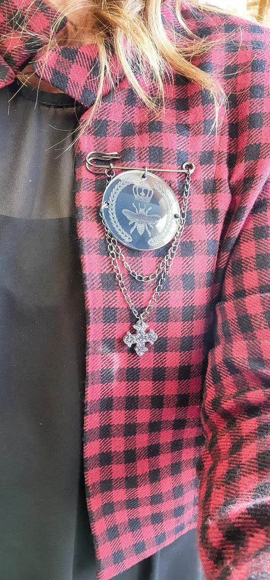 Kilt Pin Queen Bee Engraved Mirror Brooch with chain and charm detail