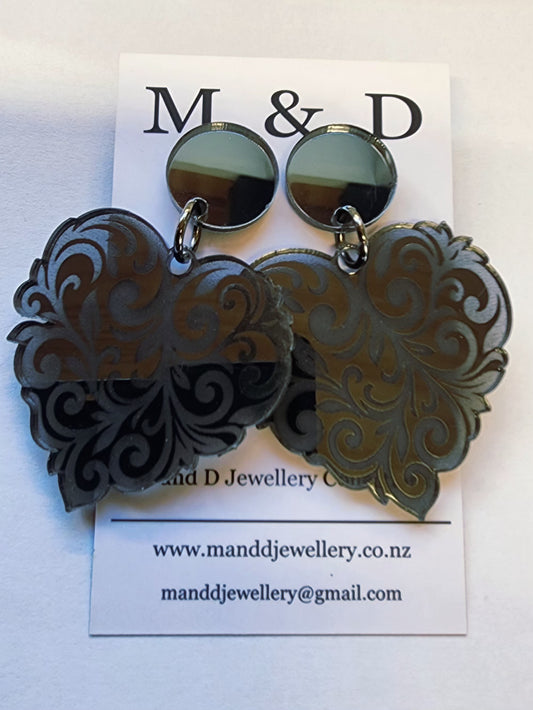 Heart Engraved Mirror Filigree Stud Dangle Earrings