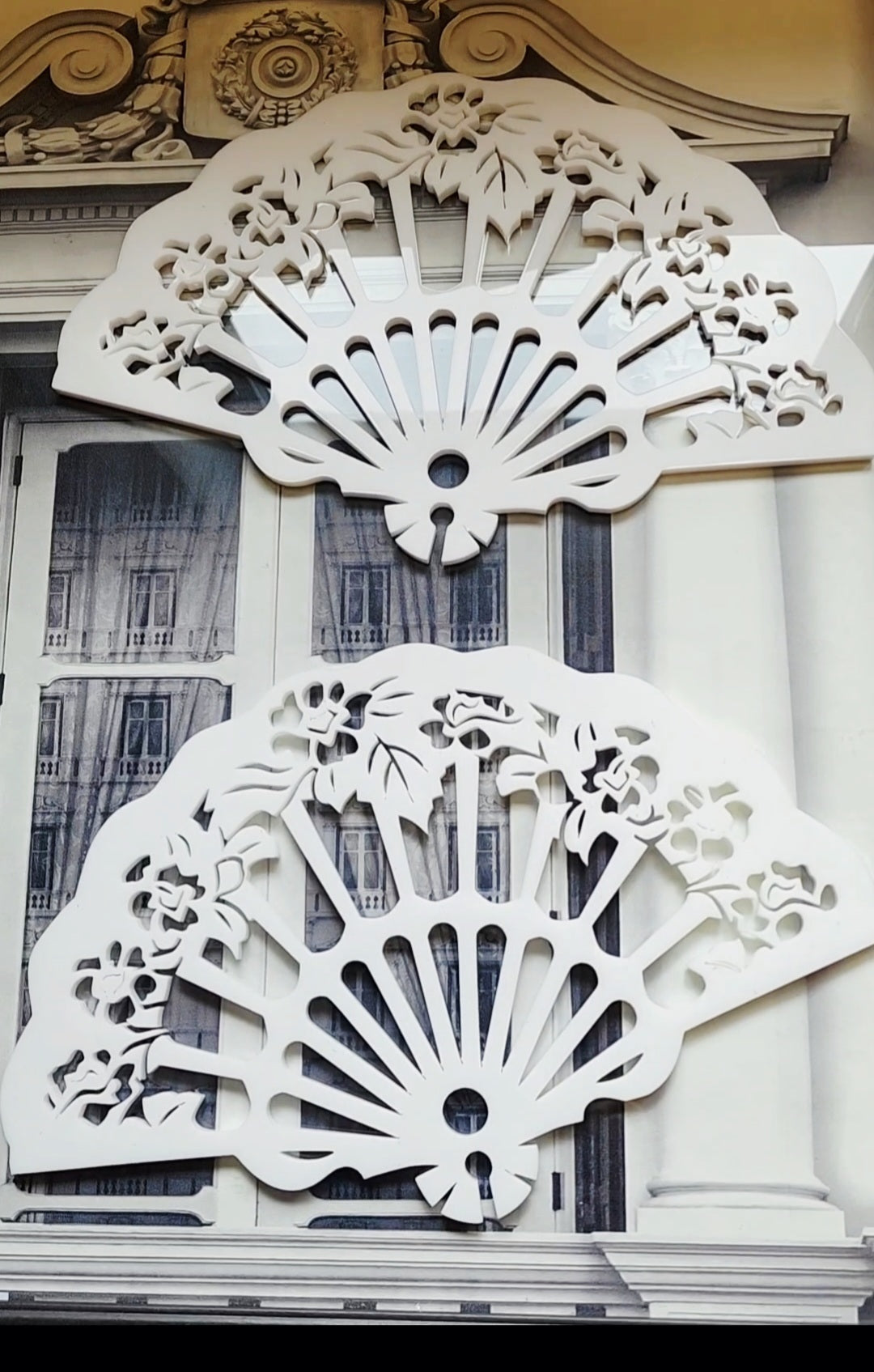 Ornamental Floral Fan Wall Art