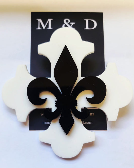 Brooch Botonee Cross with Fleur Layer large Size