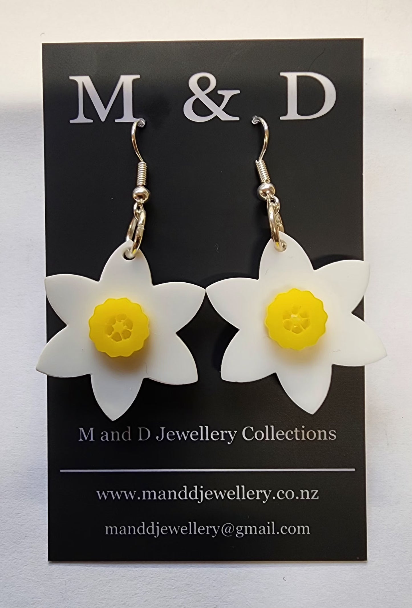 Pointy Daffodil little Dangles Earrings