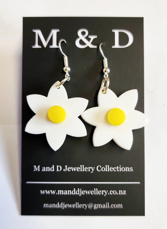 Pointy Daffodil little Dangles Earrings